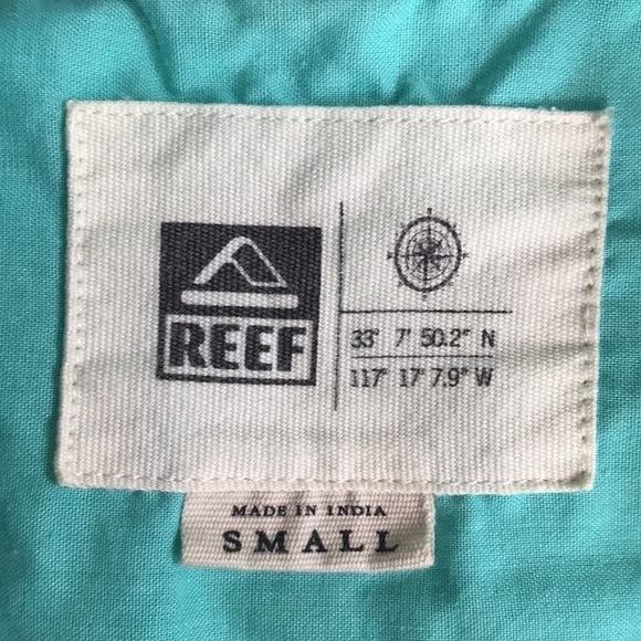 Men’s small button down REEF shirt - Picture 5 of 6